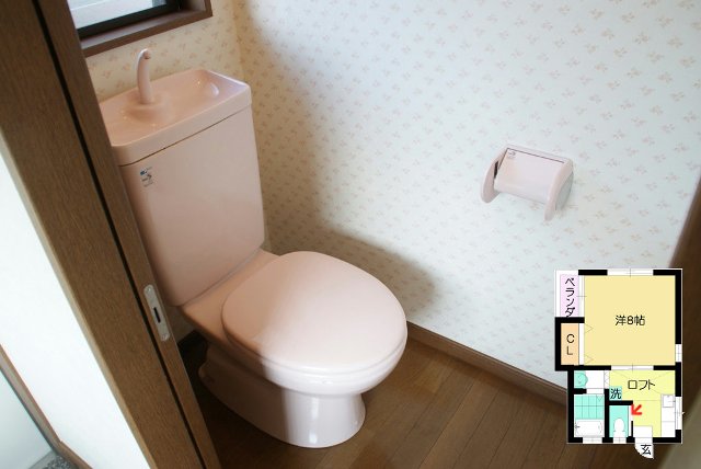 トイレもピンク色